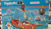 BARCO PIRATA DE DORAEMON C/PARTES QUE BRILLAN EN LA OSCURIDAD