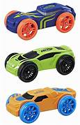 Nerf Nitro Foam Cars Pack de 3 (camuflaje verde / amarillo con franja roja / rojo) E1235