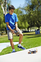 HOT WHEELS  STREET HAWK R/C TIERRA Y AIRE CARGA POR USB