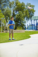 HOT WHEELS  STREET HAWK R/C TIERRA Y AIRE CARGA POR USB