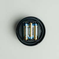 Luz de emergencia con geolocalización, conectada IoT, certificada por la DGT. Incluye funda protectora. THULOS TH-V16-2