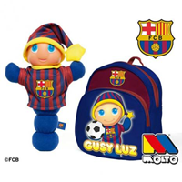 GUSY LUZ FC BARCELONA CON MOCHILA